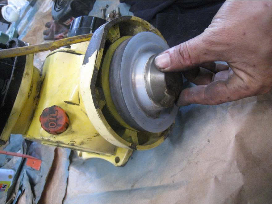 huong dan thay the oil seal bi rach tren bom dinh luong milton roy 14