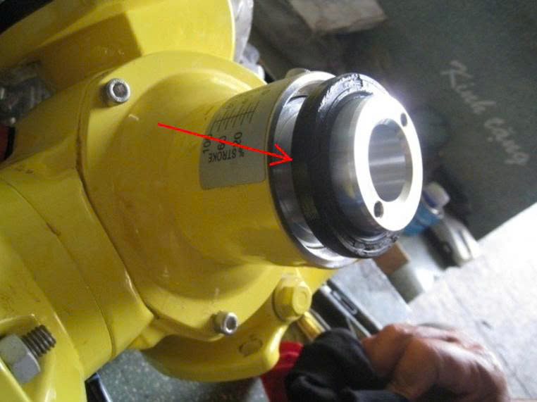 Hướng dẫn xử lý rò rỉ dầu bôi trơn tại núm điểu chỉnh lưu lượng bơm định lượng Milton Roy 15 huong dan xu ly ro ri dau boi tron tai num dieu chinh luu luong milton roy 13