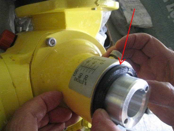 Hướng dẫn xử lý rò rỉ dầu bôi trơn tại núm điểu chỉnh lưu lượng bơm định lượng Milton Roy 16 huong dan xu ly ro ri dau boi tron tai num dieu chinh luu luong milton roy 15