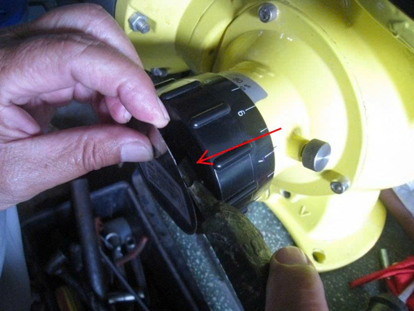 Hướng dẫn xử lý rò rỉ dầu bôi trơn tại núm điểu chỉnh lưu lượng bơm định lượng Milton Roy 6 huong dan xu ly ro ri dau boi tron tai num dieu chinh luu luong milton roy 4