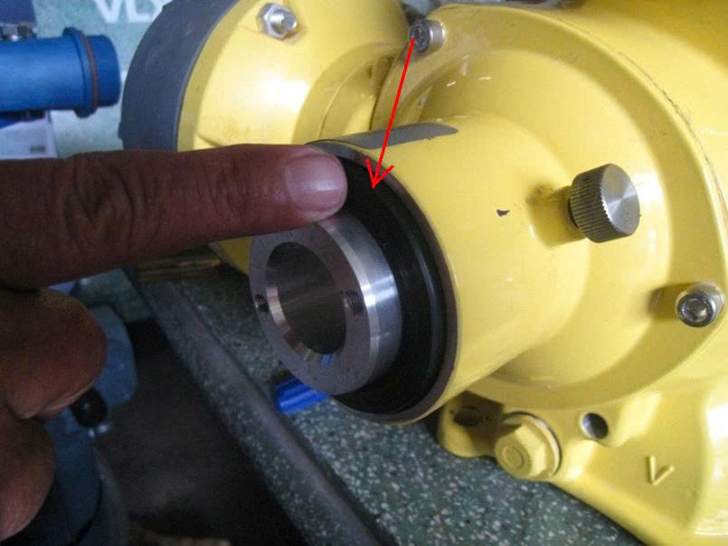 Hướng dẫn xử lý rò rỉ dầu bôi trơn tại núm điểu chỉnh lưu lượng bơm định lượng Milton Roy 9 huong dan xu ly ro ri dau boi tron tai num dieu chinh luu luong milton roy 8